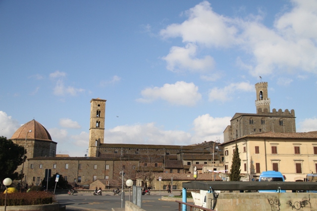 Presentati a Volterra i dati del turismo in Toscana: 8 miliardi nel ... - gonews