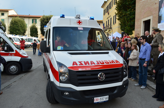 Le nuove ambulanze della Croce Rossa di Certaldo (foto gonews.it)