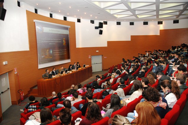 L'incontro in ateneo a Firenze con la polizia scientifica