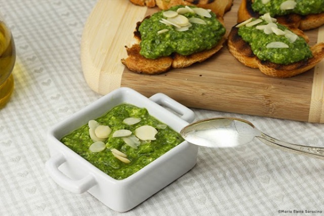 crema_di_rucola_e_mandorle_1