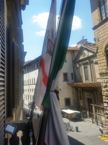 firenze_consiglio_regionale_rsz_bandiere_a_lutto