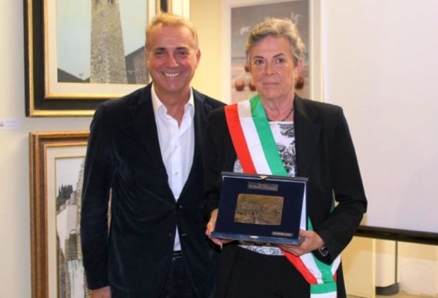 Massimo Ghini premiato dal vicesindaco Donatella Viviani