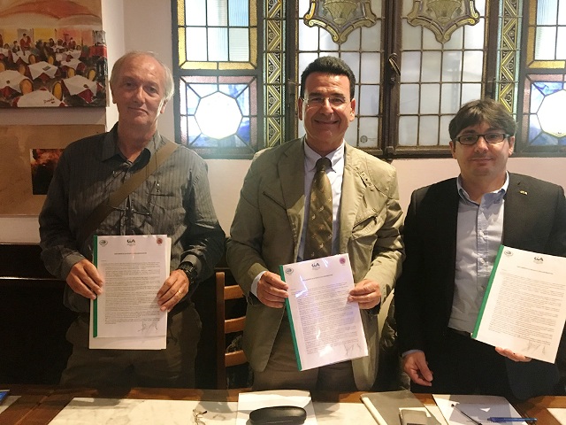 La firma del protocollo