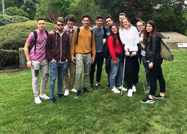 Studenti del liceo "G.Marconi"