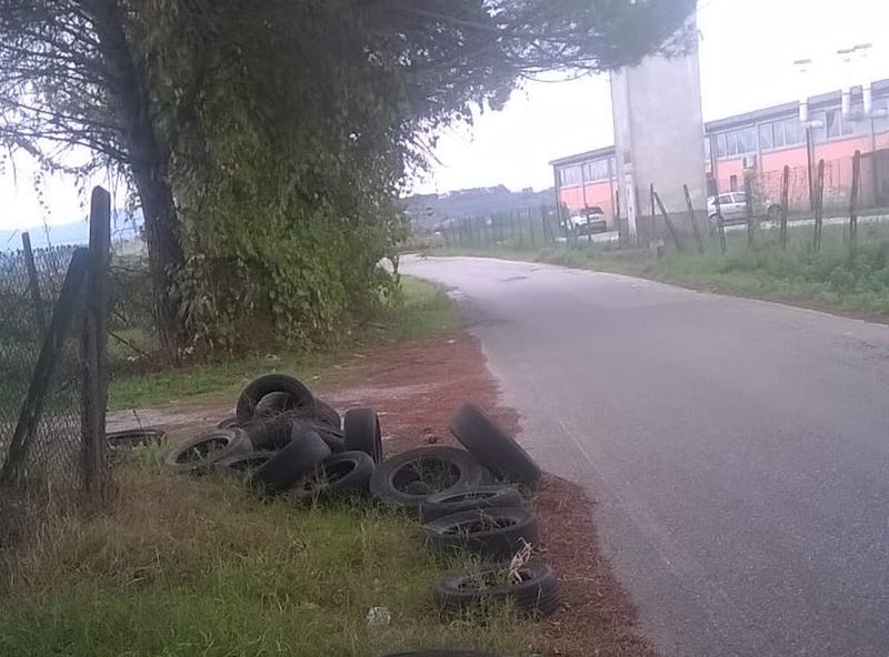 segnalazione_gomme_ruote_copertoni_fucecchio_2018_10_18_