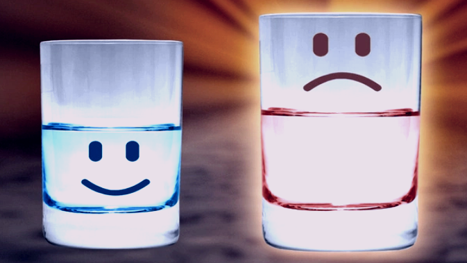 Risultati immagini per bicchiere mezzo pieno