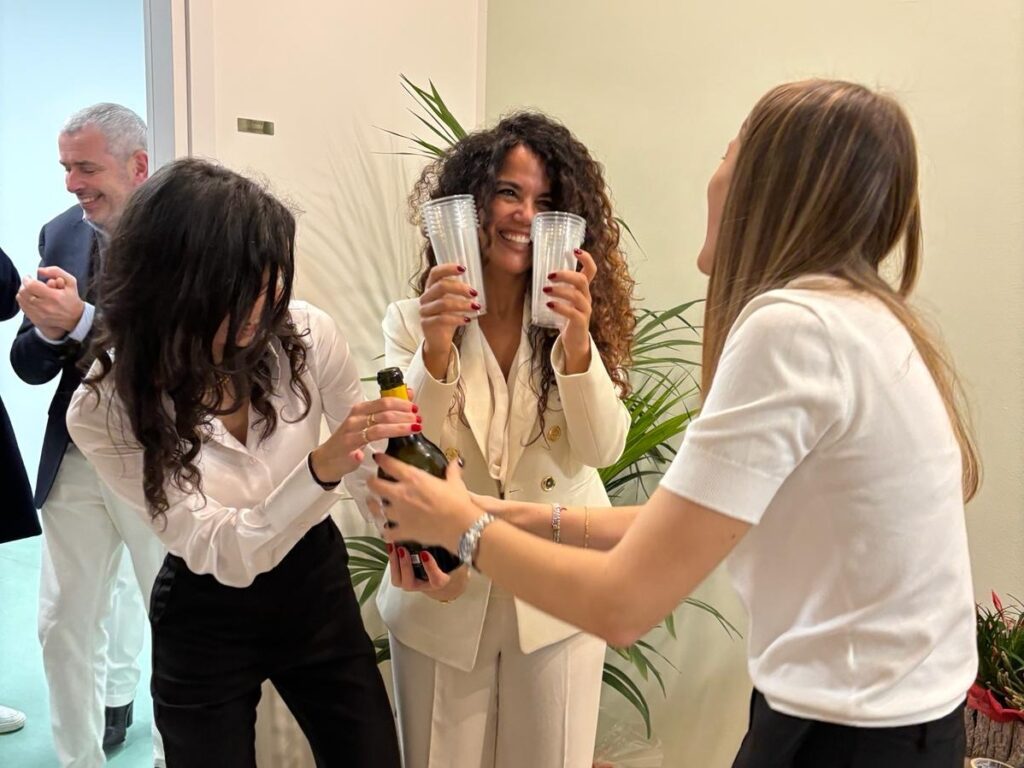 ee4b8dc9-389b-4764-90d5-760cdbc29a2a