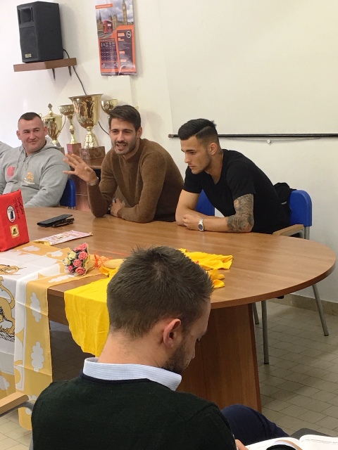 L'incontro alla scuola media inferiore Renato Fucini in via Fratelli Antoni a Pisa