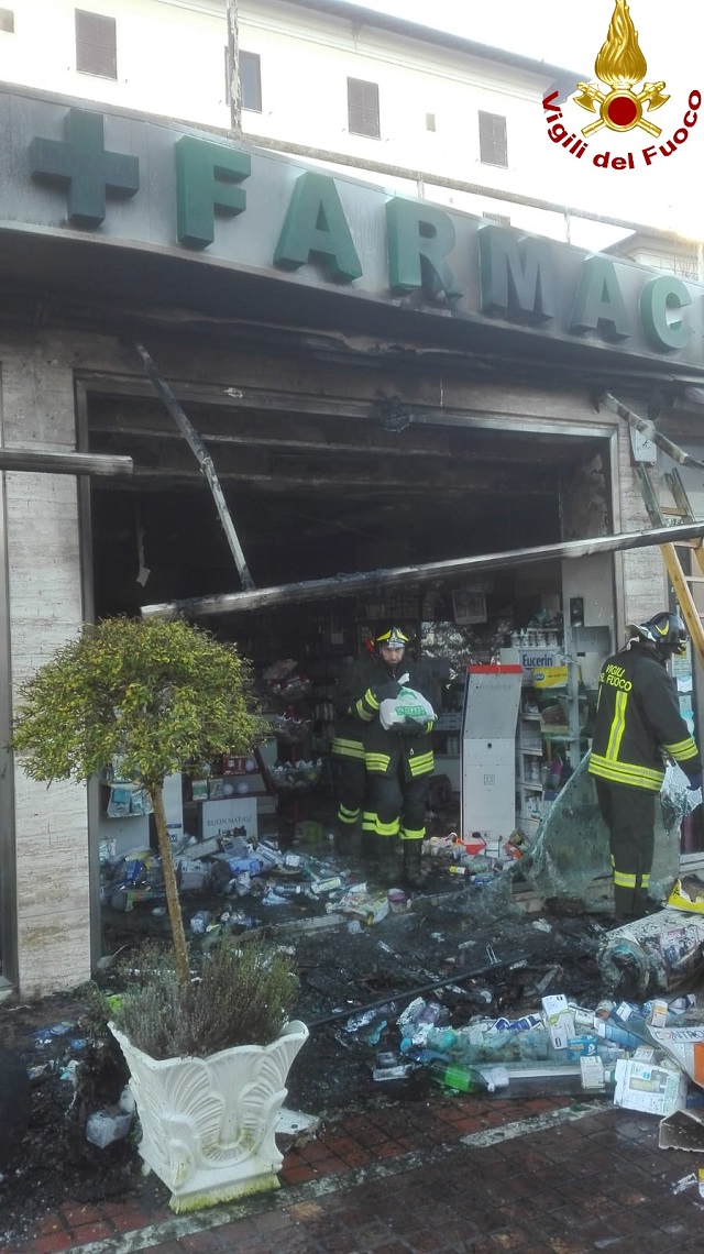 farmacia_chianciano_incendio_ (1)