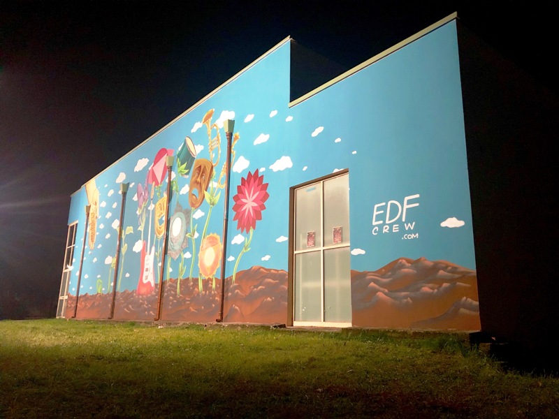 Sala Polifunzionale dell’Orto di San Matteo e la facciata della Scuola Giovanni Pascoli di Orentano