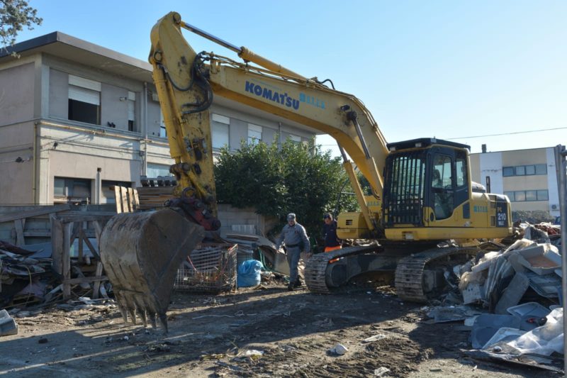 demolizione_campi_bisenzio_sequestro_montelupo_2019_02_15_2