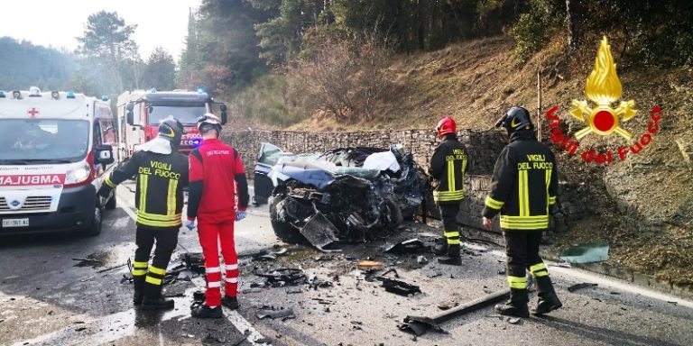 incidente stradale 200 metri dopo lo svincolo per Poti, direzione Palazzo del Pero