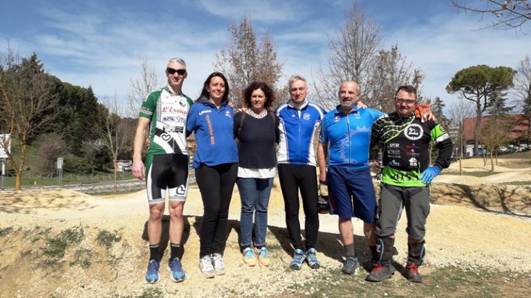 rappresentanti società senesi ciclismo pump truk