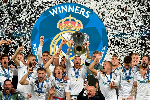 Il Real Madrid ha mutuato dal Corinthian la divisa bianca, ma non rifiuta di trarre vantaggio dai rigori, anche quando non sono proprio cristallini