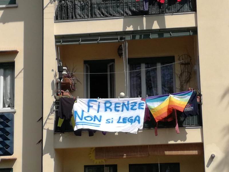 striscioni e piazza dei tigli1