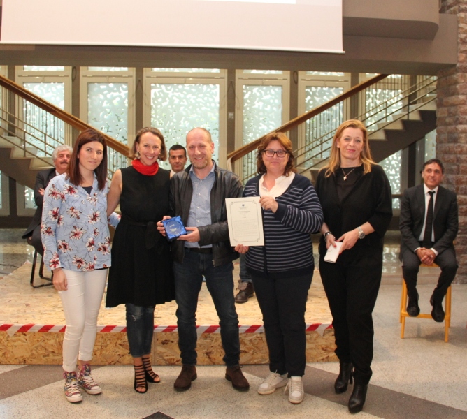 fly shoes ritira il premio simone moscatelli con ilaria parrella sindaco santa maria a monte assessore elisabetta maccanti poi barbara mori e ma