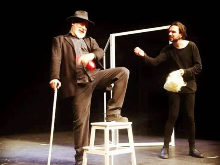 Un Genere Teatrale Con Monologhi Di Un Comico