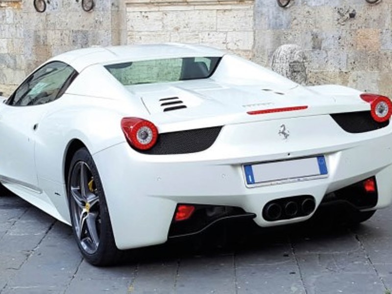 auto_ferrari_cavallino_