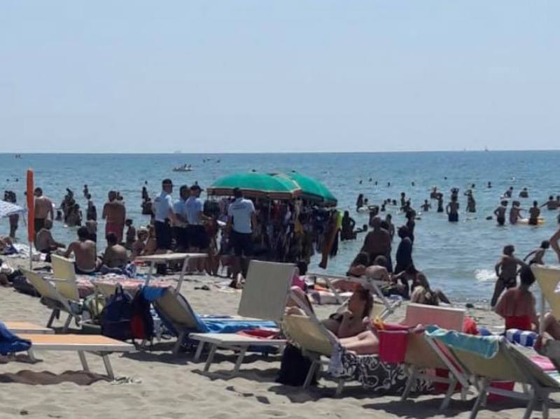 sequestro spiaggia vigili municipale pisa