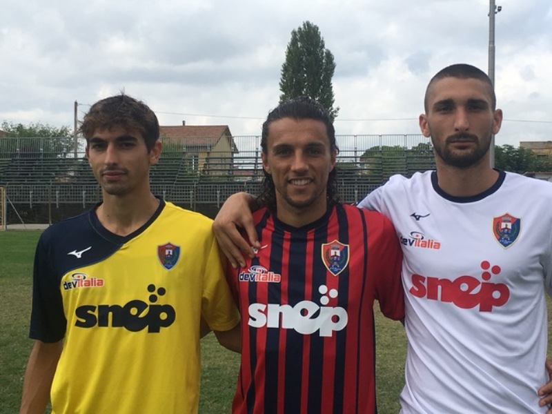 Nuove maglie per l'Fc Ponsacco 1920, dirigente Donati