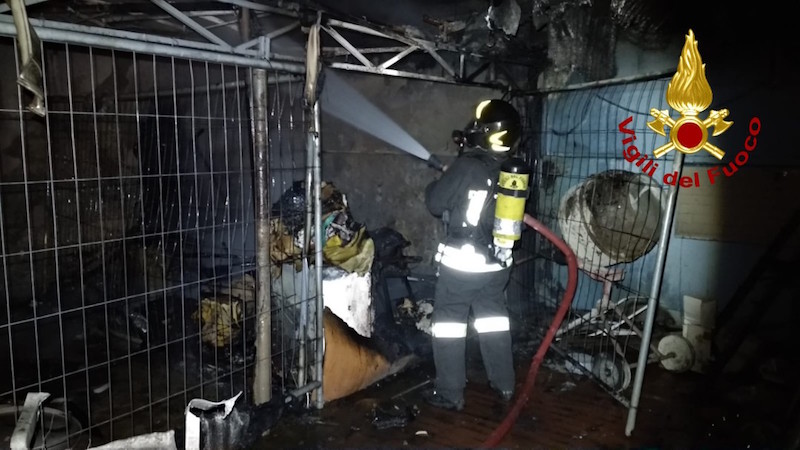 incendio_condominio_mezzana_prato_2019_09_17_