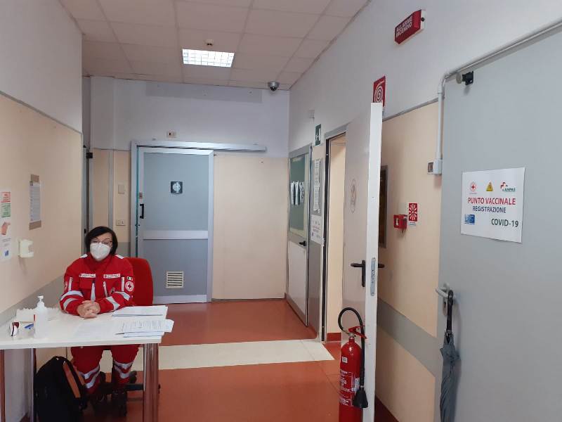 vaccini ai volontari