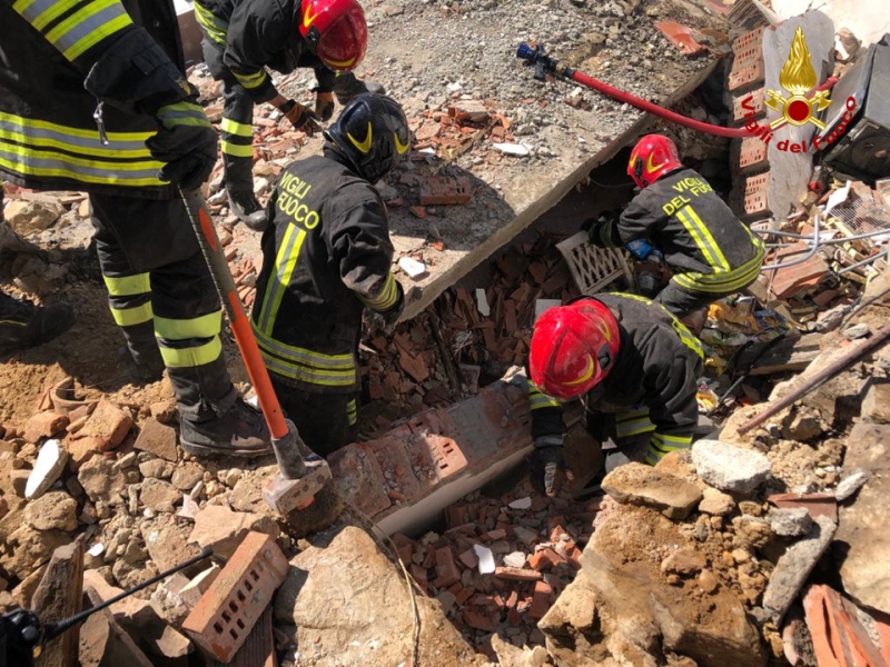 borgo di dudda crollo abitazione greve in chianti vigili del fuoco_ (7)