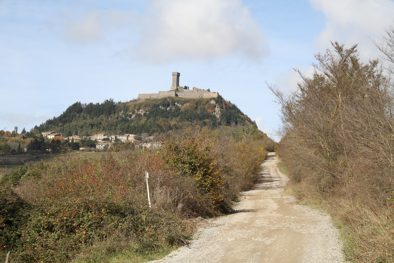 RADICOFANI_La Via Francigena e Radicofani_LIB COMUNE