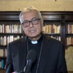 prete arrestato prato