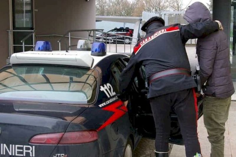 Stalking, 2 chiamate ai carabinieri in meno di 24 ore: 33enne arrestato a Bagno a Ripoli