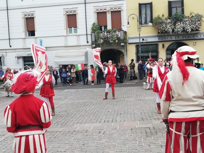 Patto d’amicizia con Pianello Val Tidone. L’assessore Moreno Costagli e la Contrada di Porta al Palagio ospiti del comune piacentino
