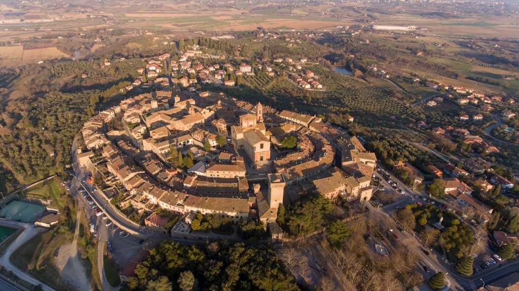 Borgo di Lucignano (AR) - Fonte portale 'I Luoghi del Cuore'