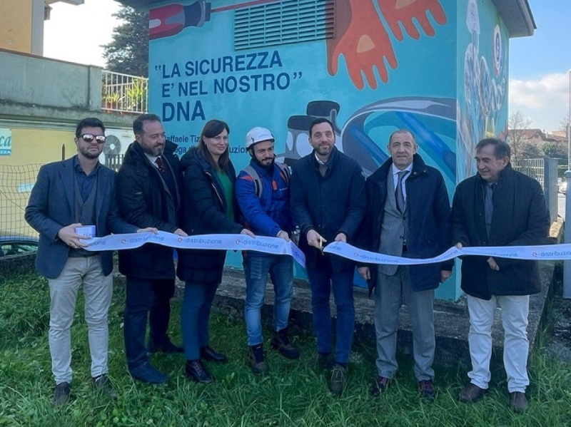 Stop for Safety, street art sulla cabina elettrica di Pistoia