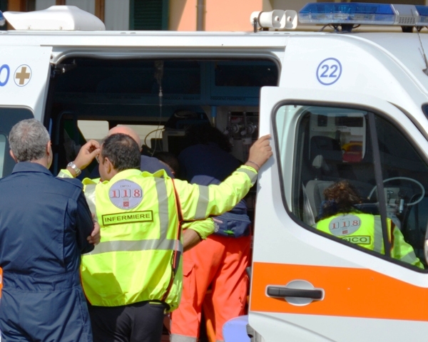 Si ribalta ragno meccanico a Pontassieve, morto un operaio 36enne