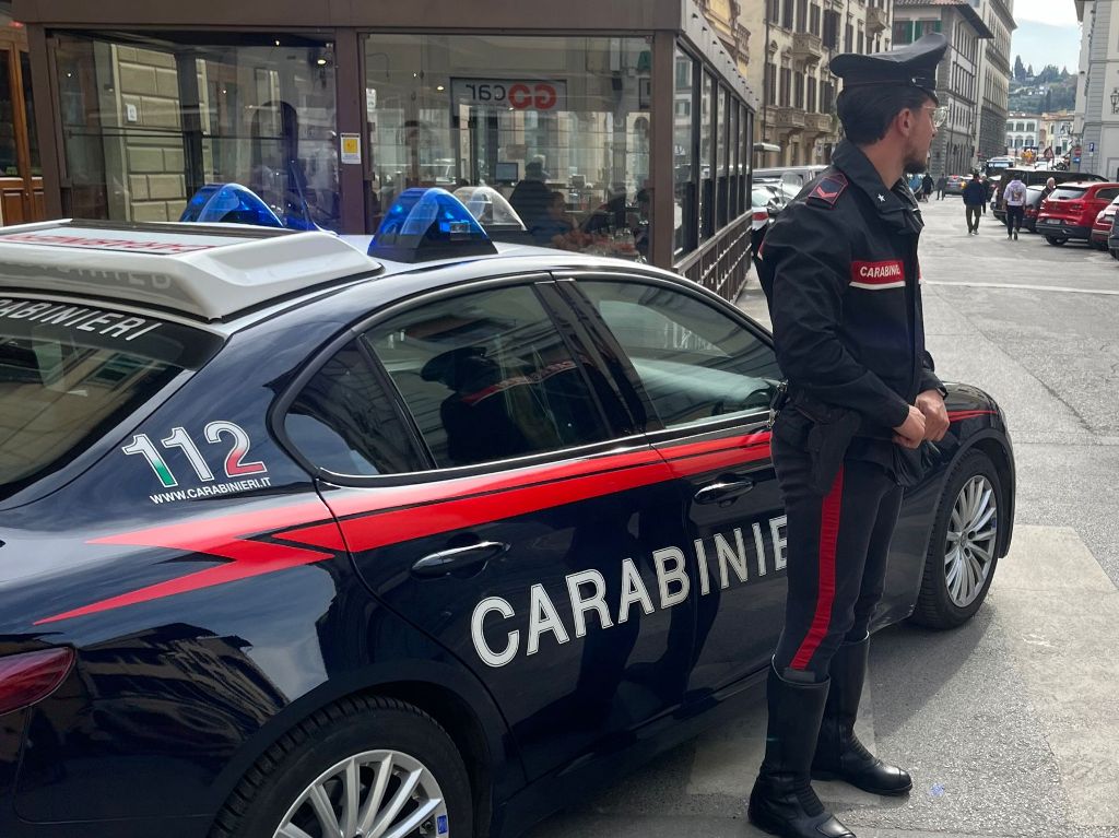 Topi d'appartamento a Quarrata, arrestati dai carabinieri grazie alla segnalazione