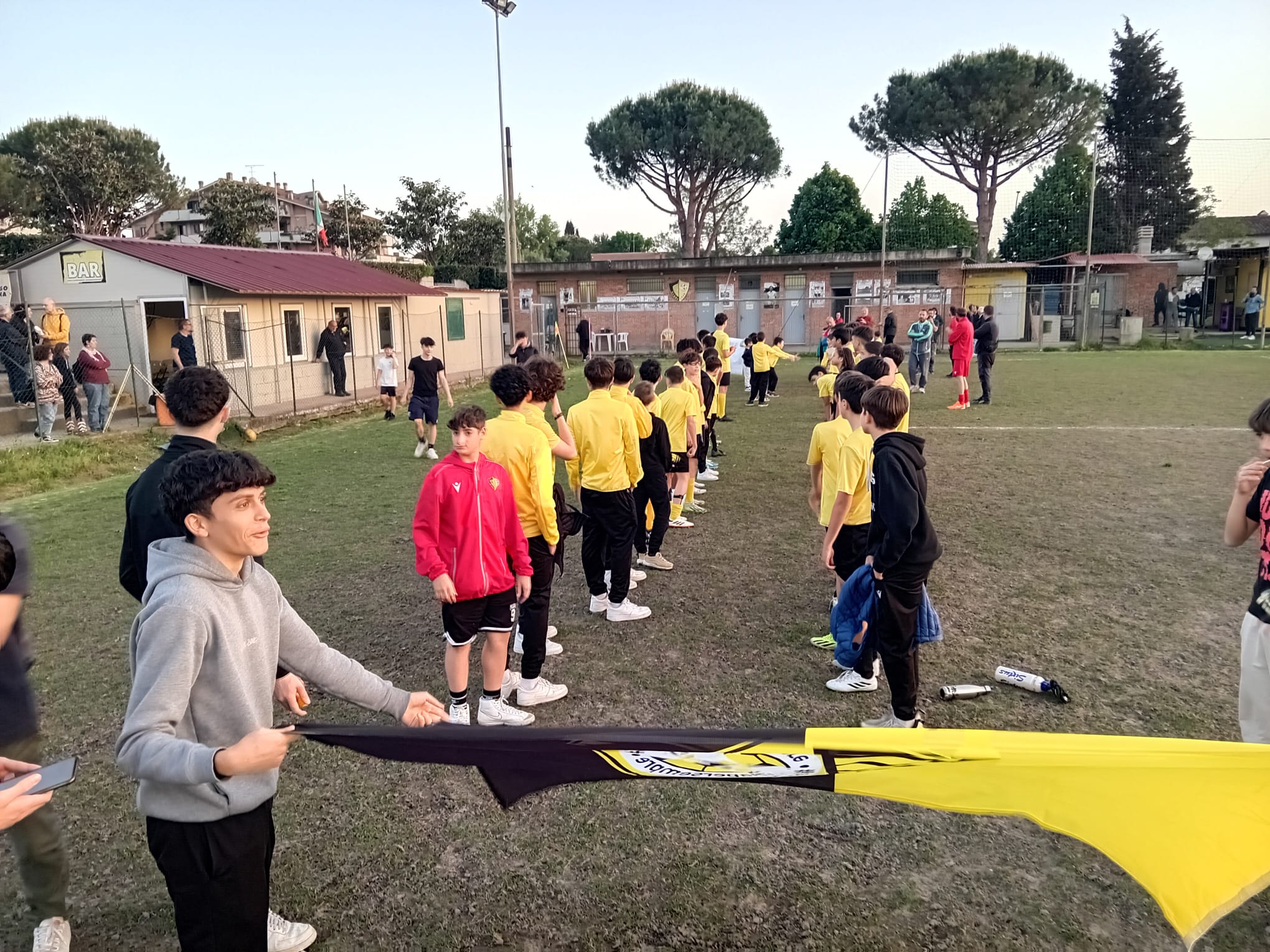 In Avan, the football school awards the “Paselo di Honor” to the first team