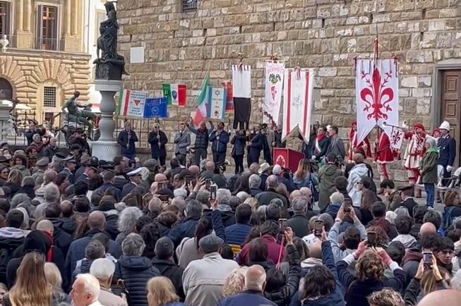 Liberazione, Massini legge il monologo di Scurati in piazza della Signoria