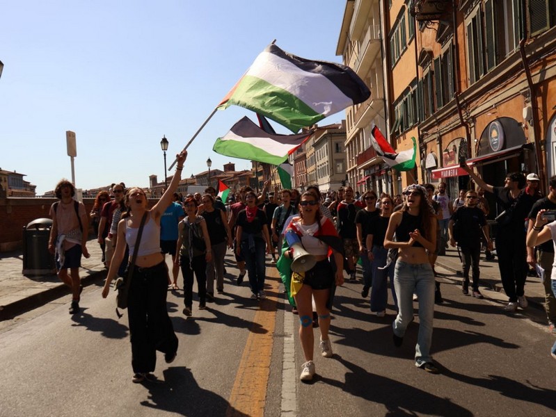Università e Palestina, ministra Bernini contestata  dagli studenti a Pisa