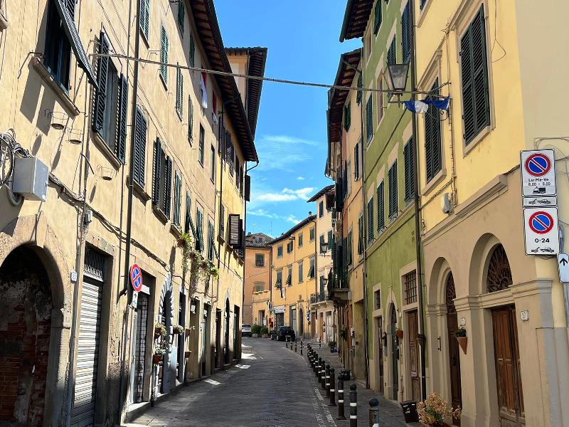 Occupano appartamento e lo riempiono di droga: tre denunce a Castelfiorentino