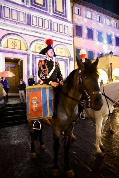 LA FANFARA DEI CARABINIERI A CAVALLO AD EMPOLI CITTA' DEL NATALE.doc 5