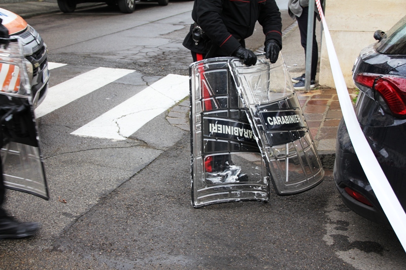 empoli_lavanderia_uomo_barricato26