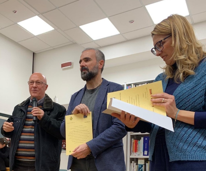 Il senatore Parrini con il Sindaco ed uno dei vincitori