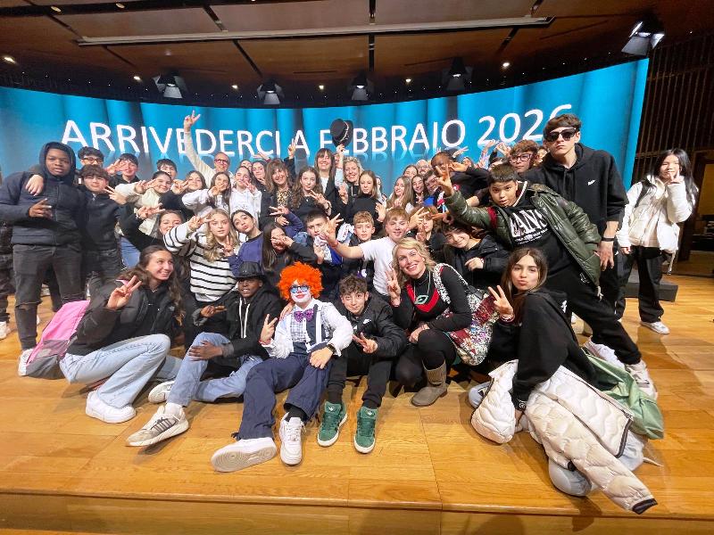 Foto gruppo con studenti