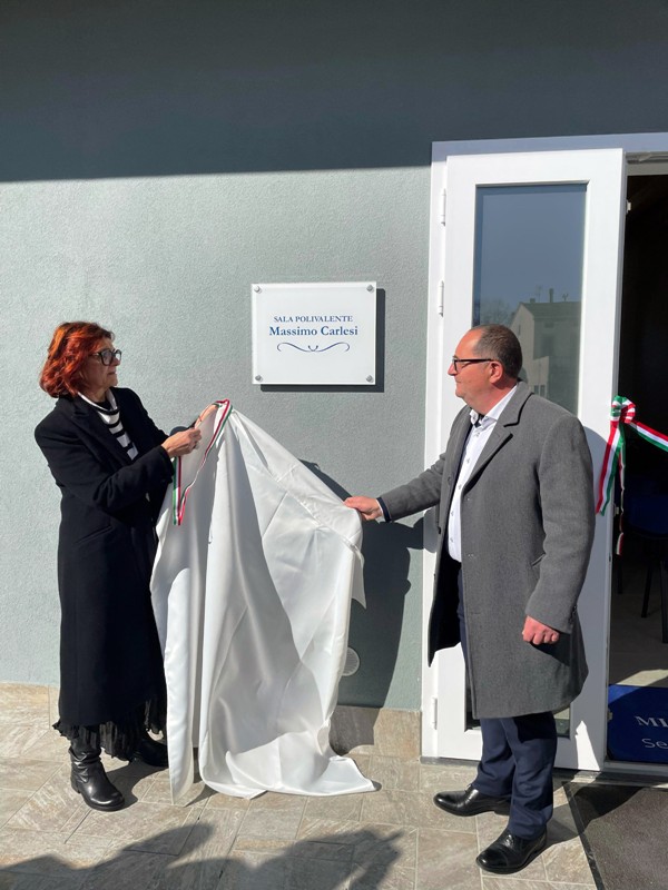 thumbnail_mazzantini e vannini targa per massimo carlesi