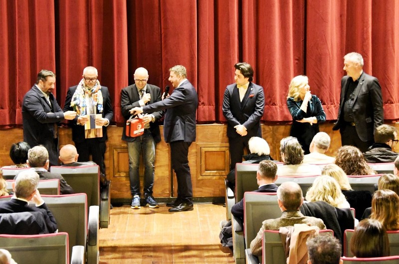 01 - personalità consegna DAE_DSC2854