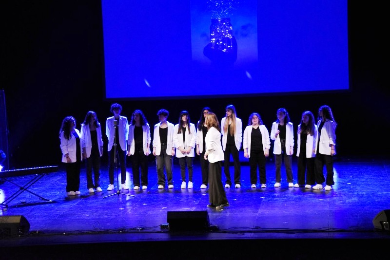 16 - Coro Vocal Vibes - medley_DSC3007