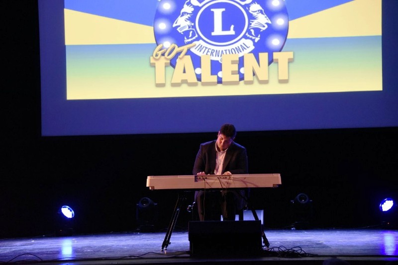 18 - Ospite JOHNATHAN JUNIOR MAZZEI IN UN MEDLEY DI PIANOFORTE_DSC3035