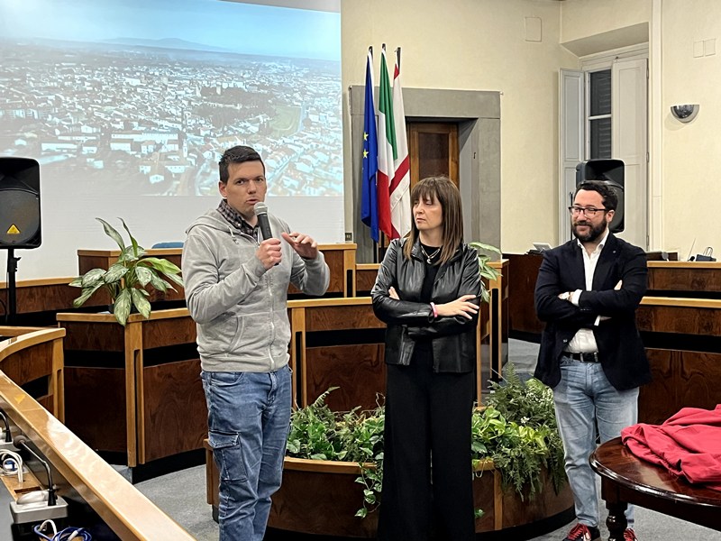 le_12_sartorie_omaggio_eccellenze_sartoriali_fucecchiesi_contrade_2025 (2)