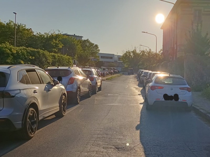 Pisa_Autolinee_Toscana_Bus_Bloccati_macchine_parcheggiate_denuncia1115