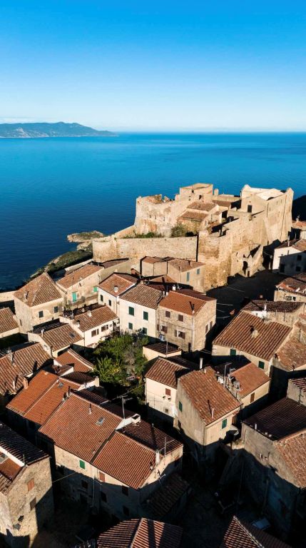 Isola_Giglio_Castello_2